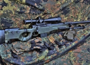 LOL决赛-夜雨中的火焰，阿克一击破僵，马赛粉碎黄潜防线