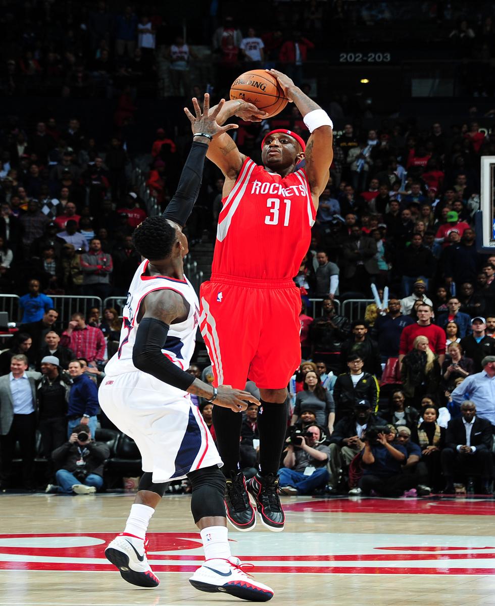 人客场逆转老鹰，取得三连胜的简单介绍