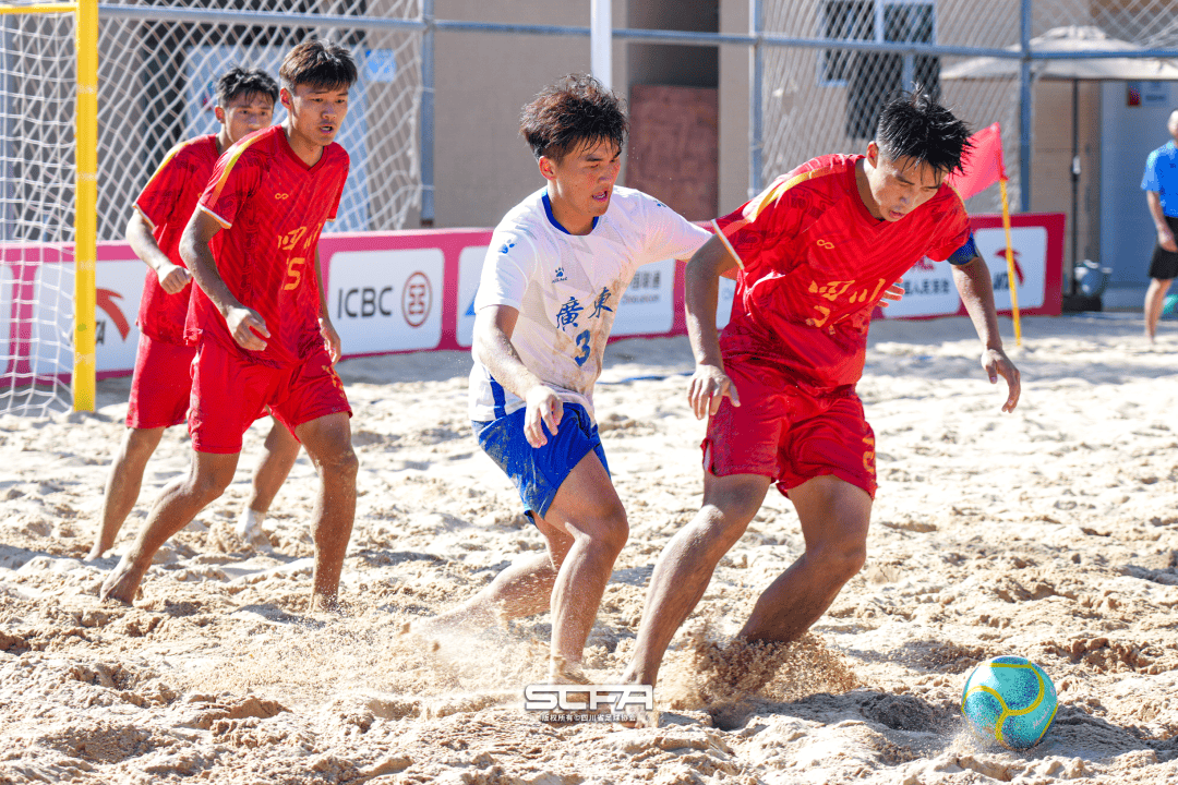 足球场上的精彩表演,中国队登顶 足球场上的精彩表演,中国队登顶