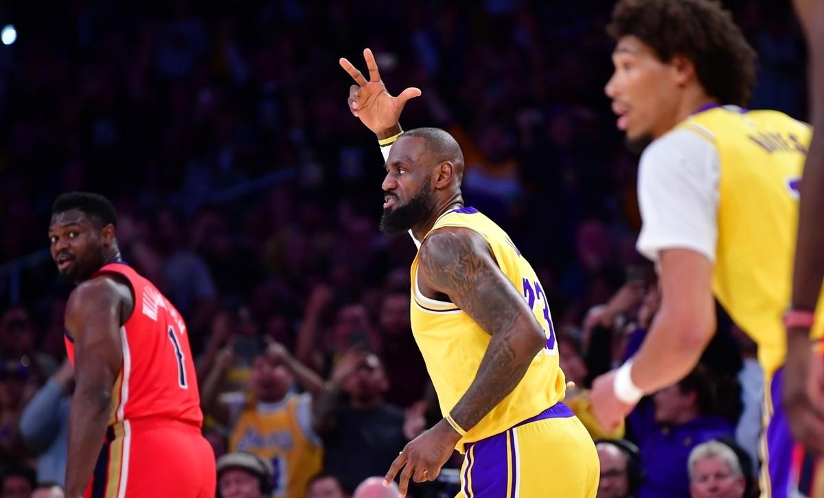 关于詹姆斯季后赛拿到场胜利，缔造新神话的信息