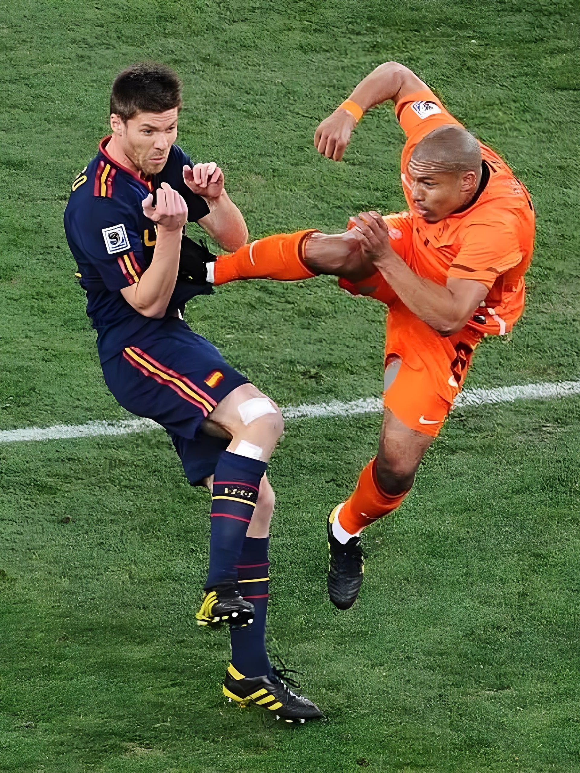 顶级足球比赛中发生了一场激烈的对决