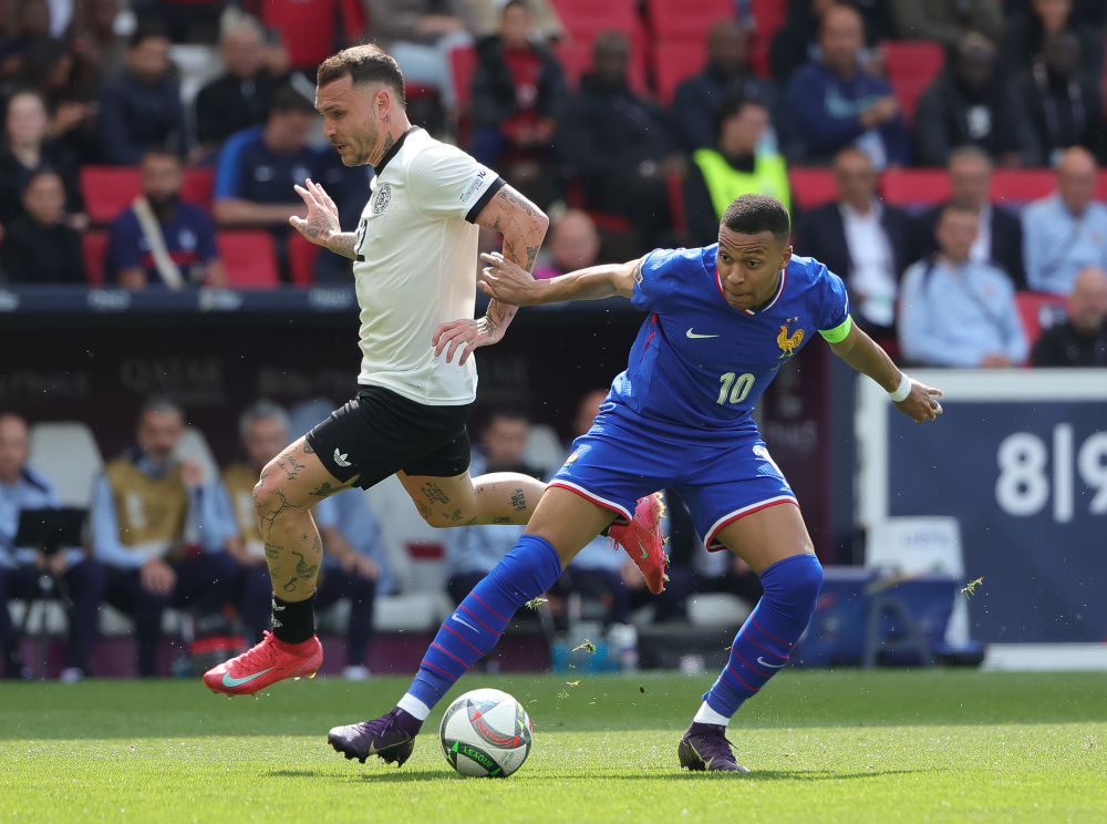 法国国家足球队在国际比赛中取得辉煌战绩