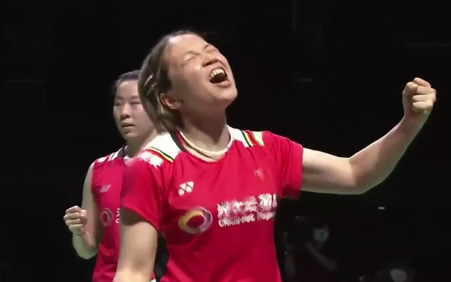 印度队鏖战泰国队,黄鸭组合统治全场 印度队鏖战泰国队,黄鸭组合统治全场