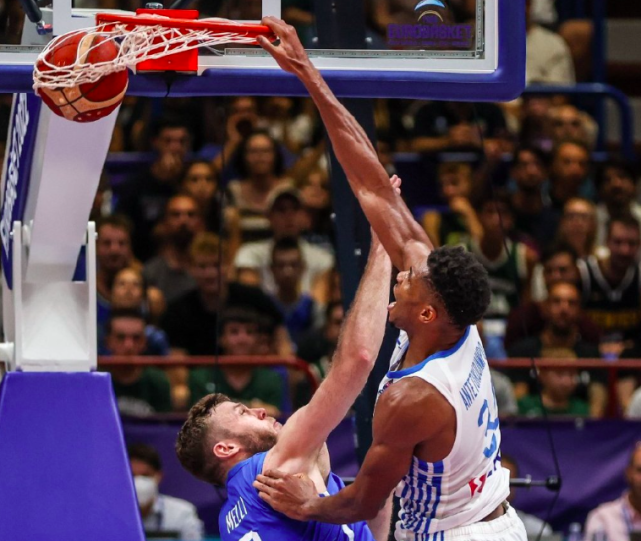 山西队完胜四川队，字母哥点燃赛场