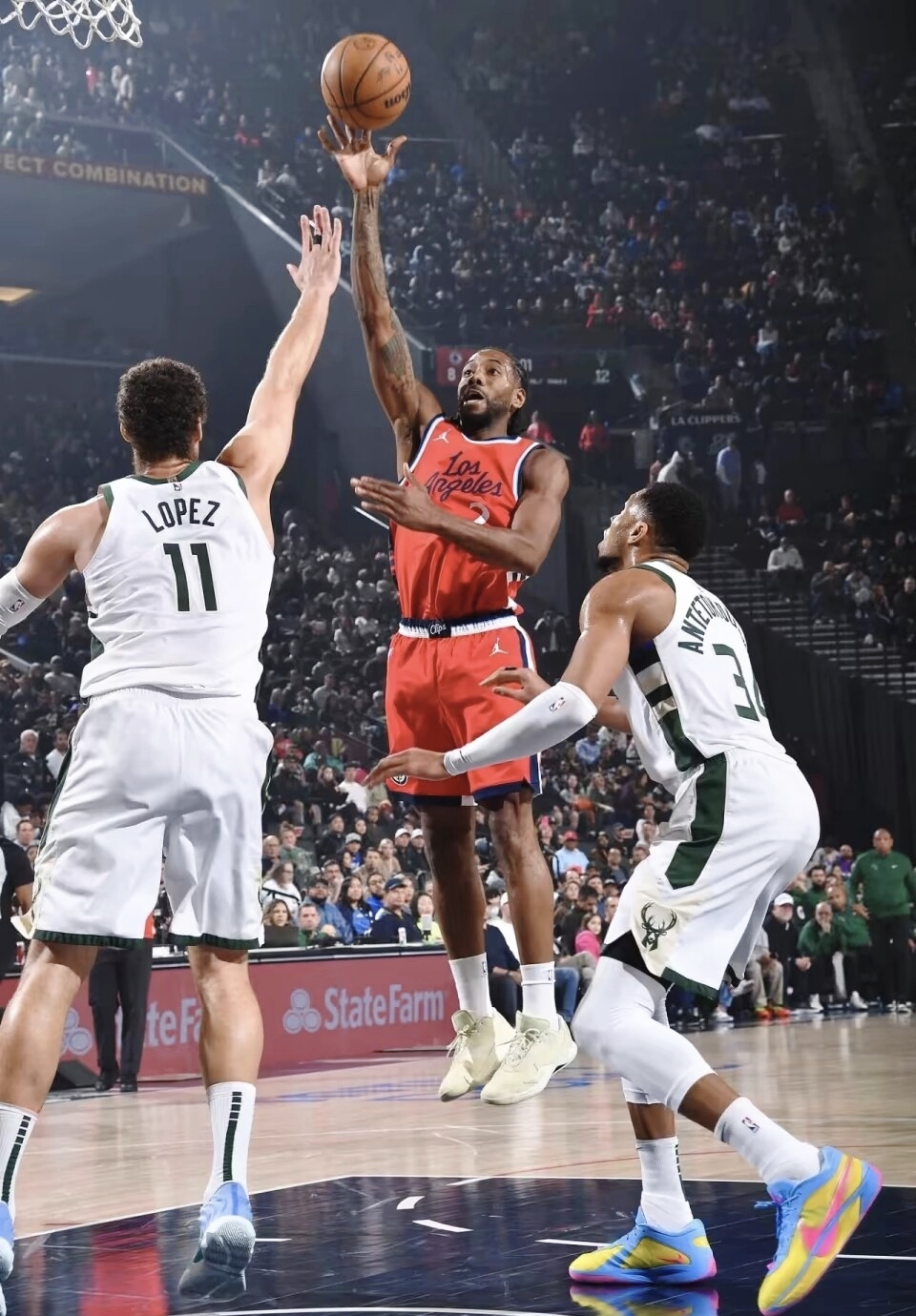 雄鹿翻盘国王，乔治带队取胜