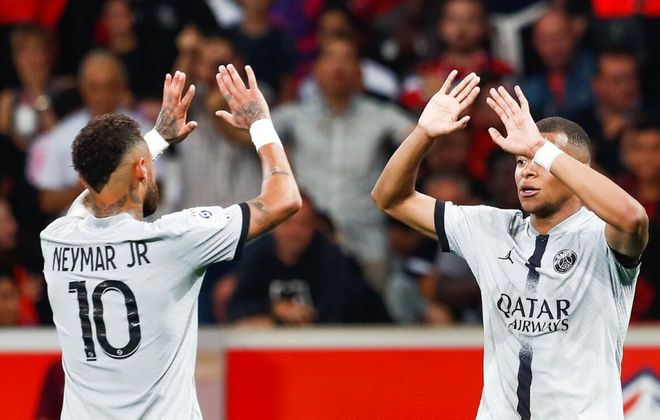 里昂完胜日本，伊布扛起全队