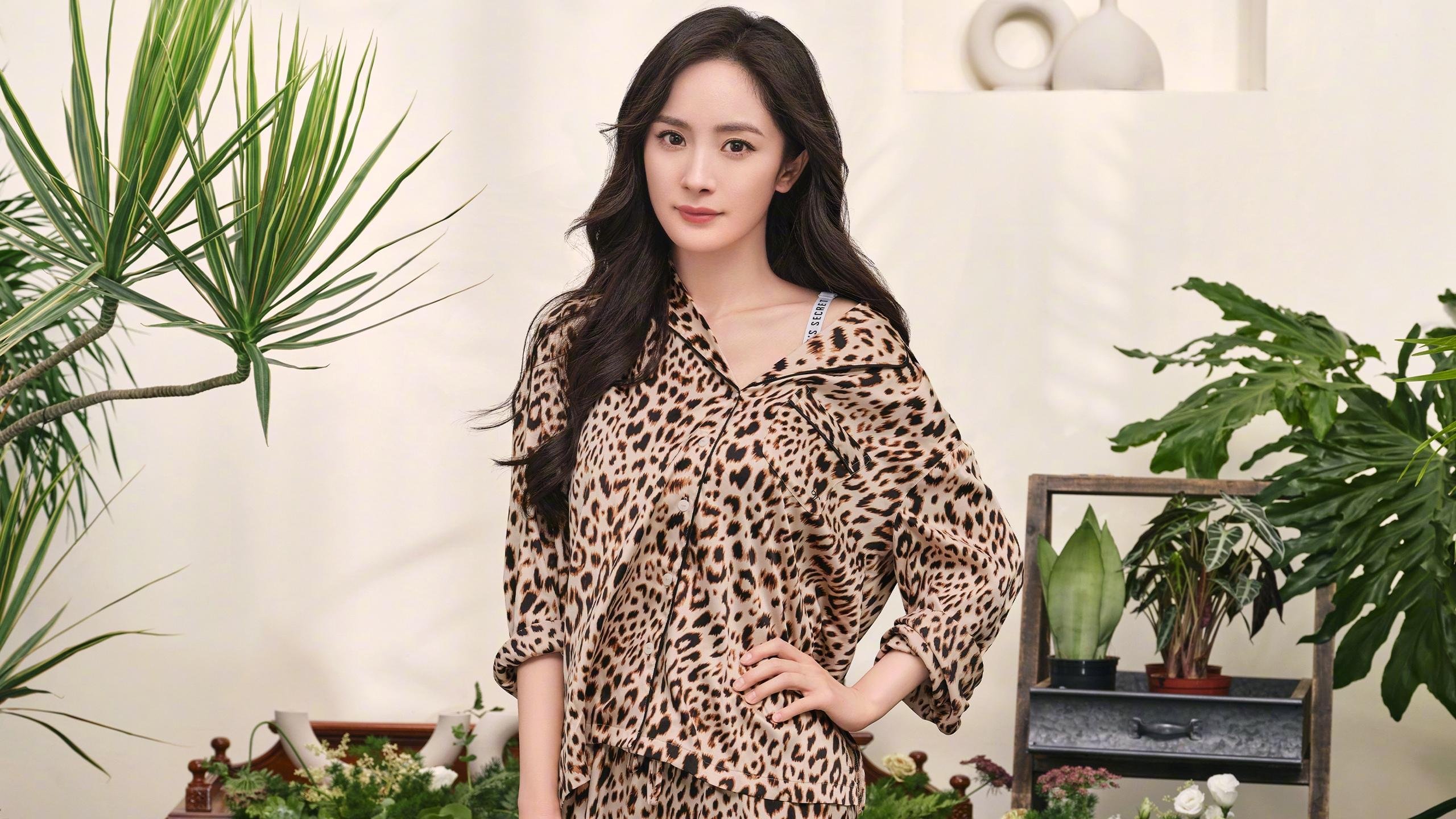 冷雨夜奇袭，无名托尼导演逆转，加纳足球斩落郁金香